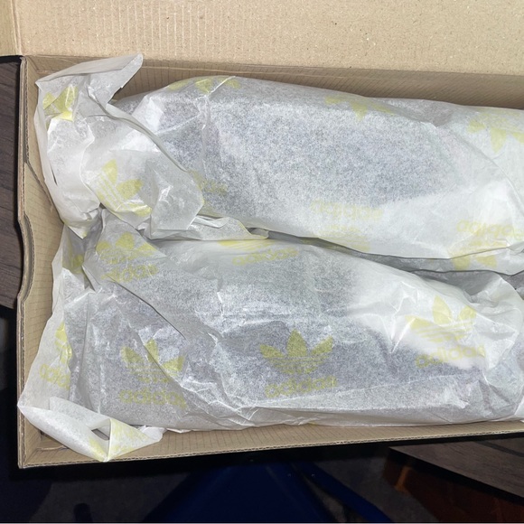 adidas TAPI Suede Gum Sole Sneakers Gray/ Black NWT Size 8.5 - Picture 10 of 12